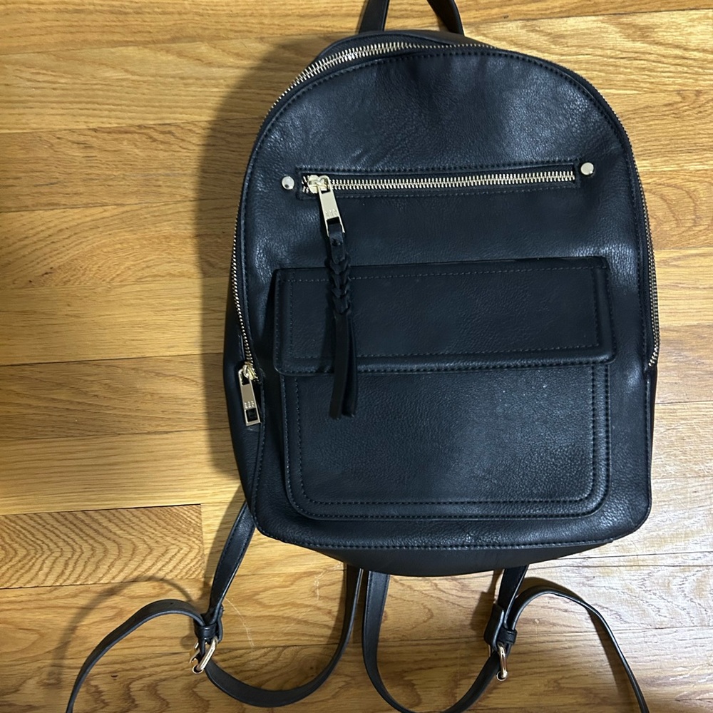 Gap backpack, leather material, one size, adjustable straps